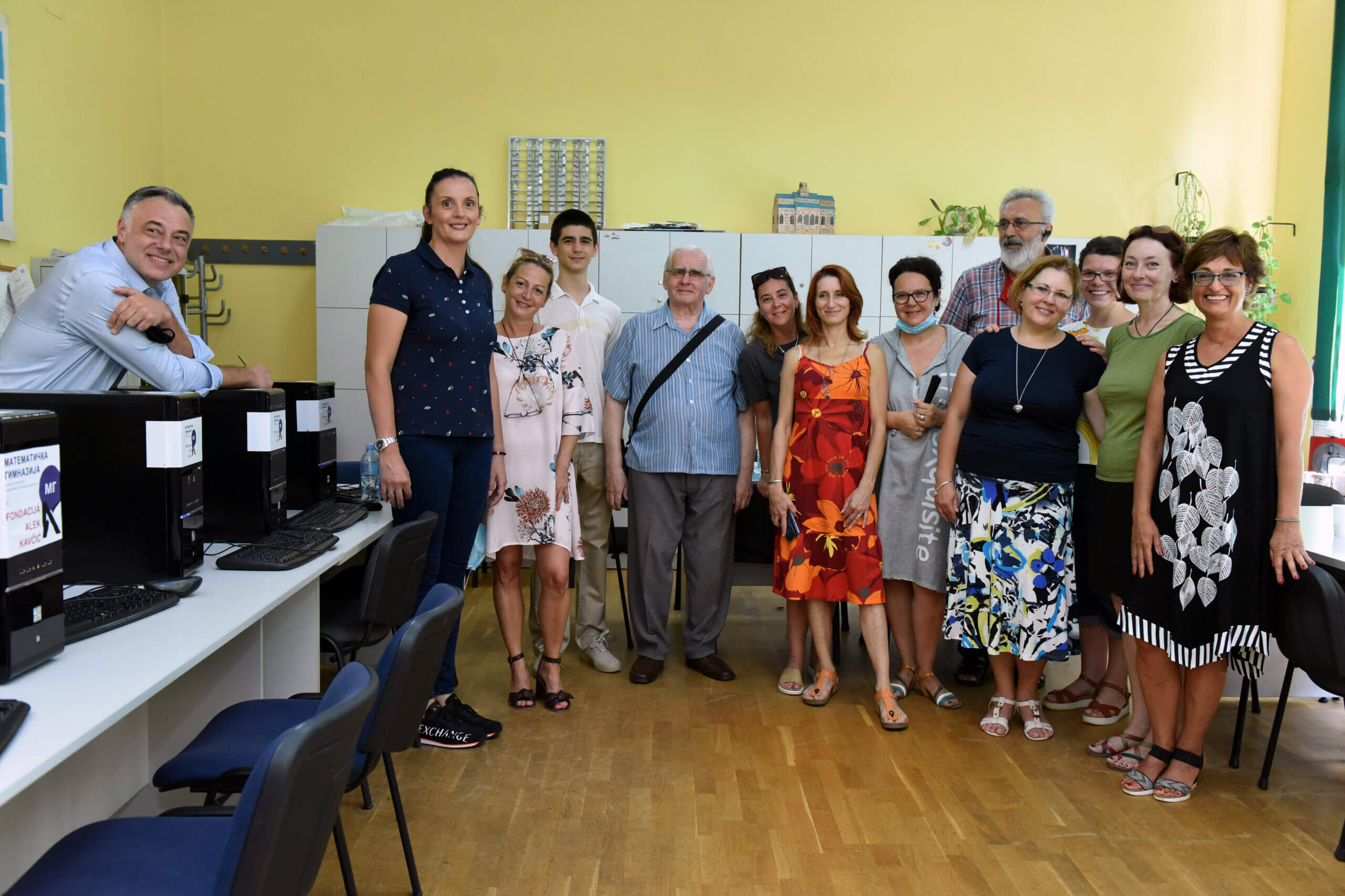 Read more about the article 2020: Zajednička akcija sa Matematičkom gimnazijom – Donacija računara osnovnoj školi „Sonja Marinković“ u Novom Sadu
